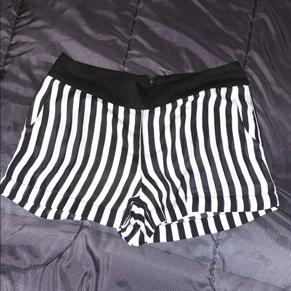 Striped shorts - Picture 1 of 1